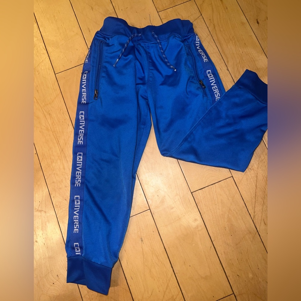 4T converse joggers